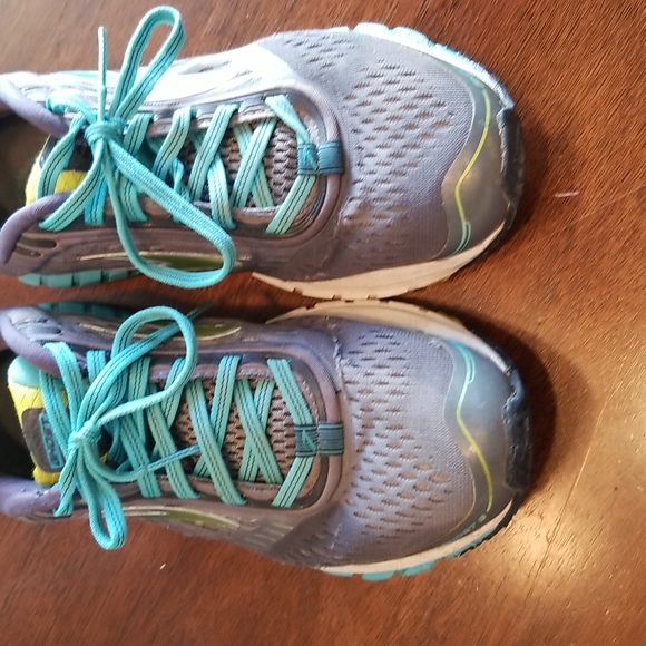 Brooks Ghost Running Shoes - Picture 2 of 9